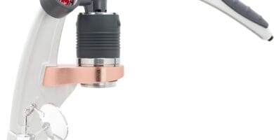 Flair UPDATED PRO 3 (White) – All manual lever espresso maker with a stainless steel brew head, pressure gauge, shot mirror and a small size Flair UPDATED PRO 3 (White) – All manual lever espresso maker with a stainless steel brew head, pressure gauge, shot mirror and a small size