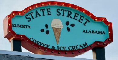 Welcome to State Street Coffee & Ice Cream in Elberta, Ala.