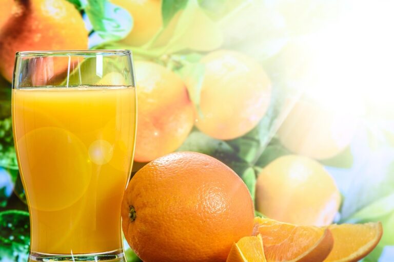 Kickstart Your Health Journey with These Detoxifying Juice Cleanses