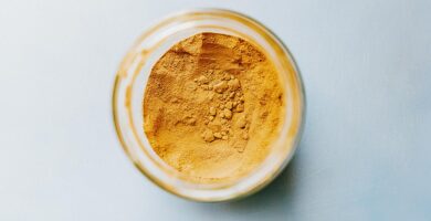 Going Au Naturel: Embracing the Benefits of Natural Ingredients in Your Beauty Routine